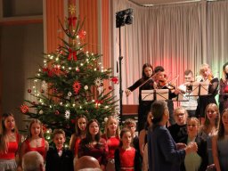 241129Weihnachtsestrade