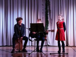 241129Weihnachtsestrade